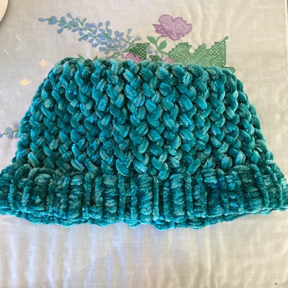 Hand Crafted Exceptionally Soft ear warmer bandanna mess bun headband NEW!! - Picture 9 of 12